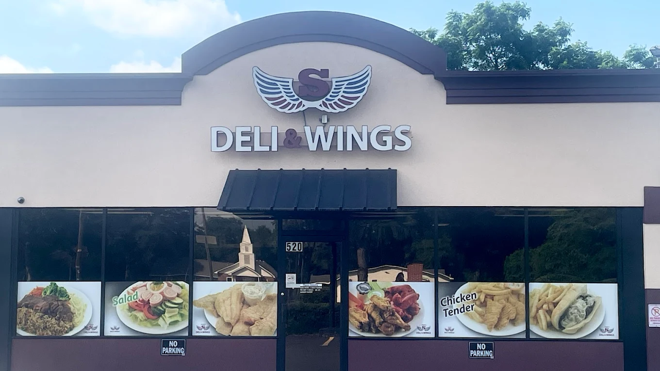 S DELI & WINGS